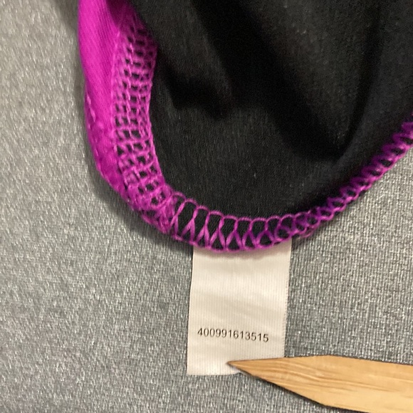 Fila sport running Size XL magenta, black & gray V-neck sweater Made in Vietnam. - Picture 7 of 9